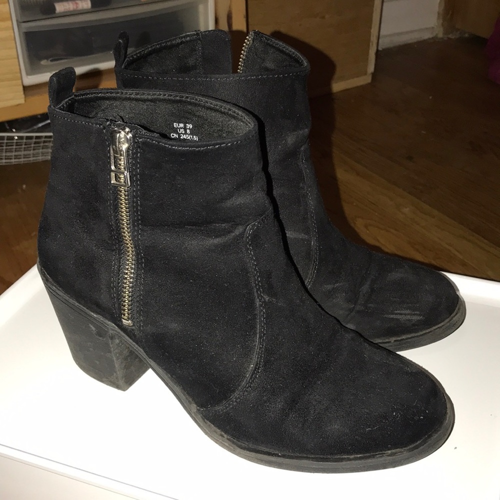 Stylish black booties boots
